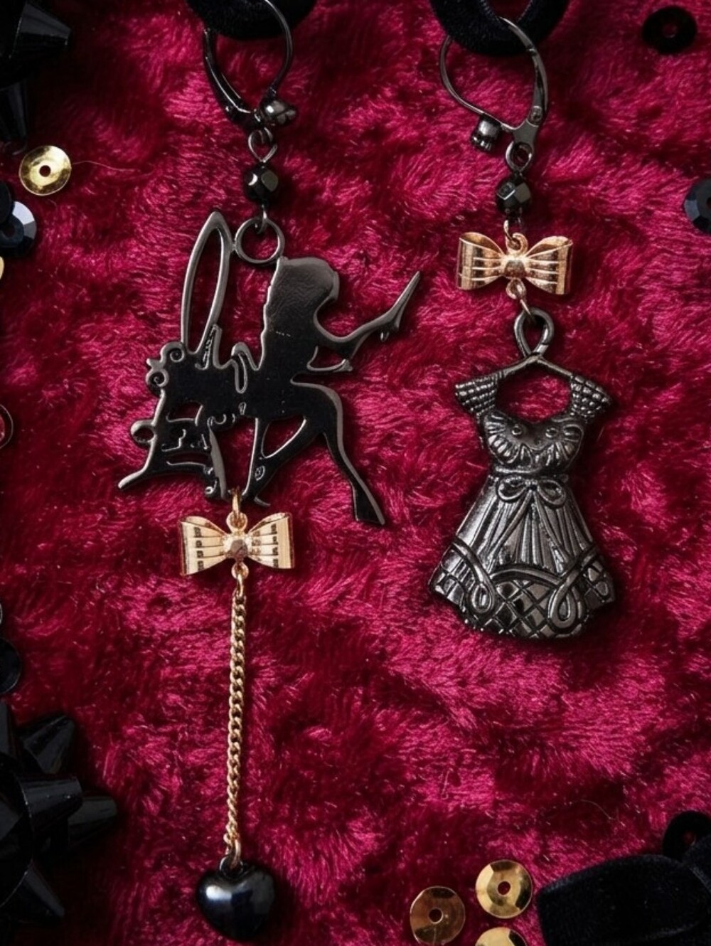 Vintage Betsey Johnson Black & Gold Mismatched Earrings Bow Heart Silhouette